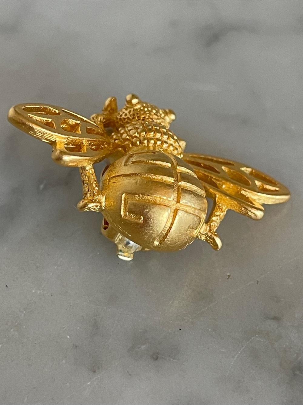 GIVENCHY Vintage 1980's 4G Logo Gold Plated Bee Insect Clip On Earrings - Picture 15 of 17